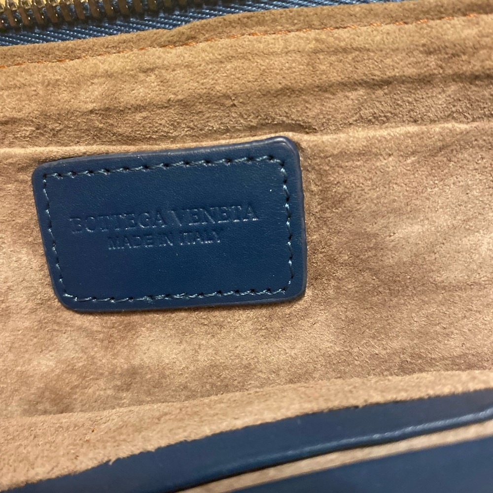 Bottega Veneta Blue Woven Clutch - Picture 11 of 16